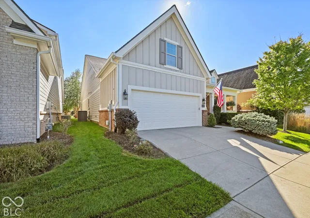 Photo 3 of Single family home for sale at 15233 Kampen Cir, Carmel, IN 46033 | MLS# 22127860 | Listing updated on 2026-10-13