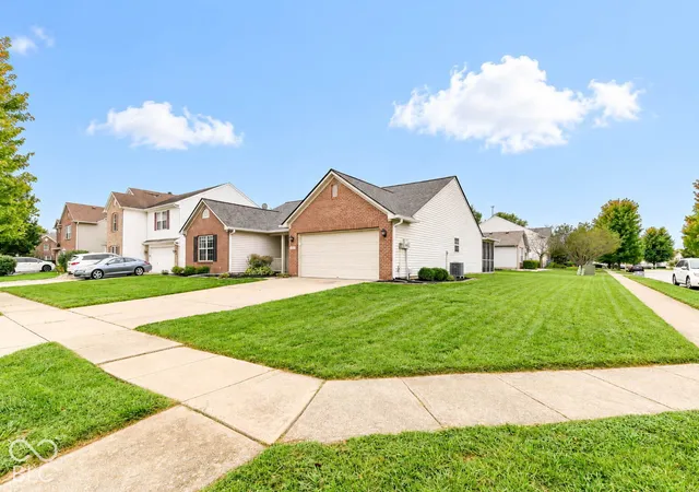 Photo 2 of Single family home for sale at 10855 Coventry Ct, Indianapolis, IN 46234 | MLS# 22127862 | Listing updated on 2026-10-07