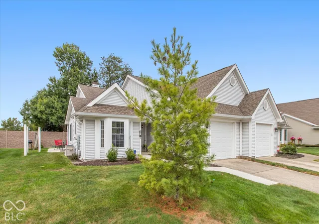 Photo 2 of Sale Pending at 8980 Lisering Cir, Indianapolis, IN 46256 | MLS# 22127868 | Listing updated on 2026-09-28