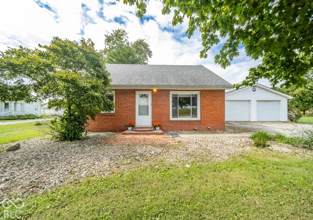 Photo 1 of Single family home for sale at 9815 S 300 West, Pendleton, IN 46064 | MLS# 22127873 | Listing updated on 2026-09-30