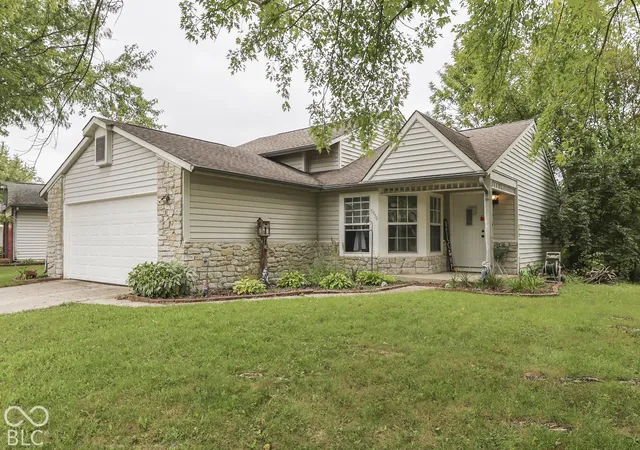 Photo 4 of Single family home for sale at 5930 Timber Lake Way, Indianapolis, IN 46237 | MLS# 22127874 | Listing updated on 2026-09-30