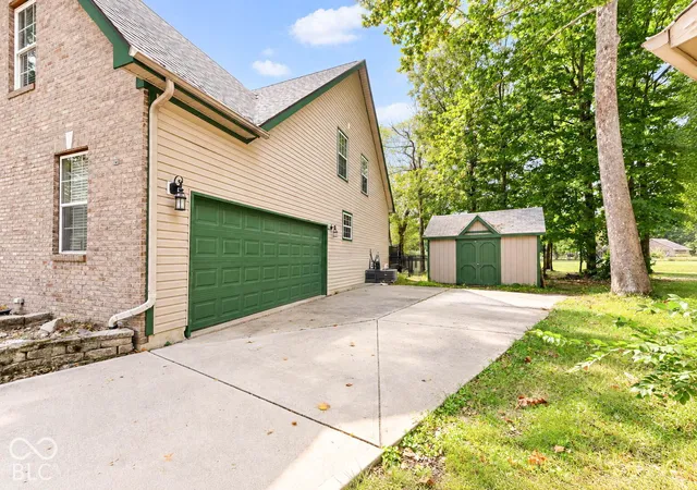 Photo 2 of Single family home for sale at 11513 Brk Bay Cir, Indianapolis, IN 46229 | MLS# 22127881 | Listing updated on 2026-10-09