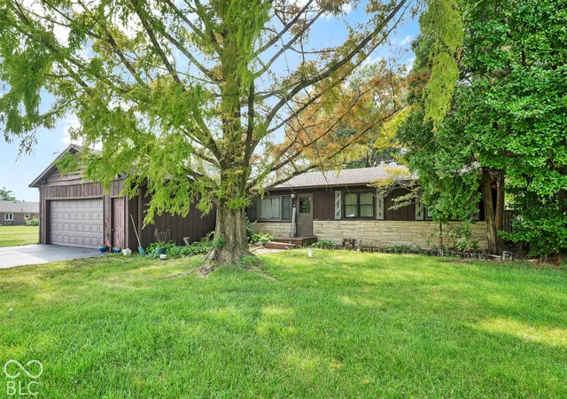 Photo 2 of Single family home for sale at 4438 Bridgefield E Dr, Plainfield, IN 46168 | MLS# 22127884 | Listing updated on 2026-09-25
