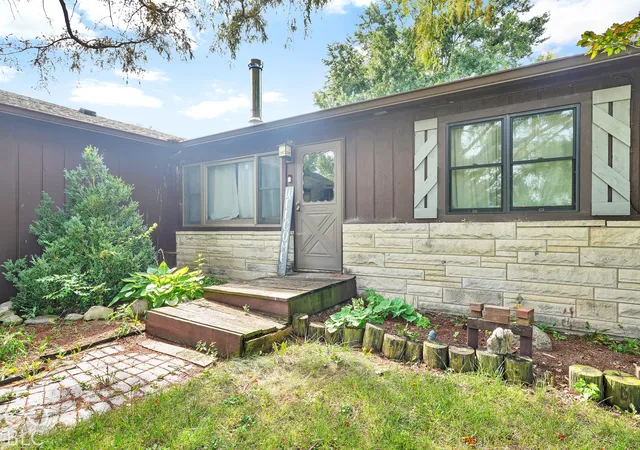 Photo 3 of Single family home for sale at 4438 Bridgefield E Dr, Plainfield, IN 46168 | MLS# 22127884 | Listing updated on 2026-09-25