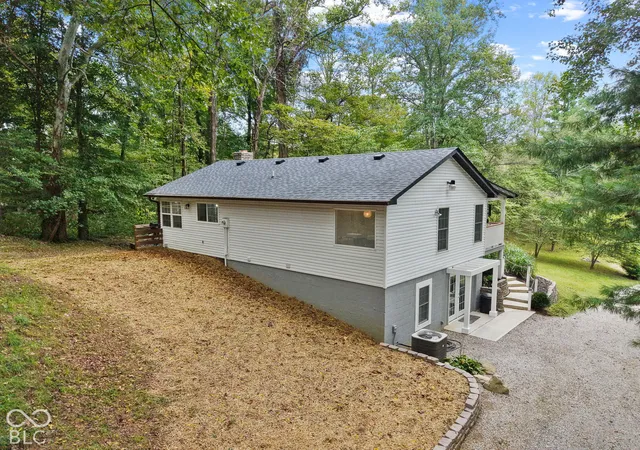 Photo 3 of Single family home for sale at 2090 Goose Crk Rd, Martinsville, IN 46151 | MLS# 22127885 | Listing updated on 2026-10-01