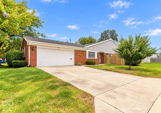 Condo for sale at 7644 Vintage Cir, Indianapolis, IN 46226 | MLS# 22127890