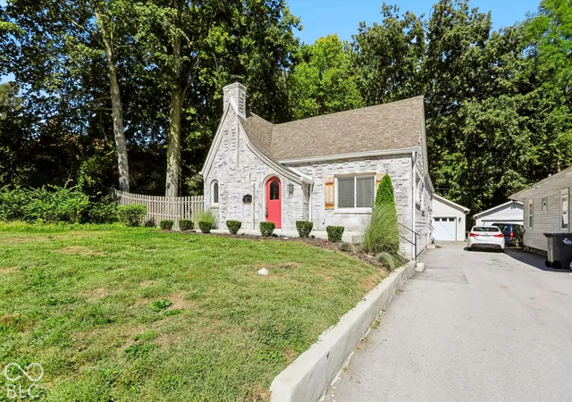 Photo 3 of Single family home for sale at 132 W 41st Street, Indianapolis, IN 46208 | MLS# 22127891 | Listing updated on 2026-09-30