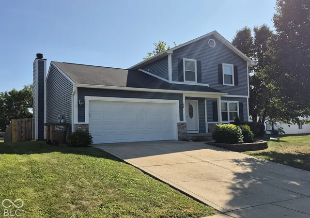 Photo 3 of Single family home for sale at 1783 Bridle Way Blvd, Columbus, IN 47201 | MLS# 22127895 | Listing updated on 2026-09-25
