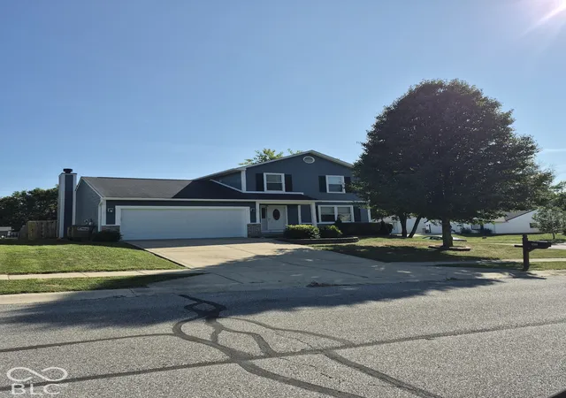 Photo 3 of Single family home for sale at 1783 Bridle Way Blvd, Columbus, IN 47201 | MLS# 22127895 | Listing updated on 2026-09-25