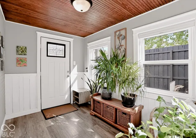 Photo 4 of Sale Pending at 5935 Ralston Ave, Indianapolis, IN 46220 | MLS# 22127897 | Listing updated on 2026-10-06