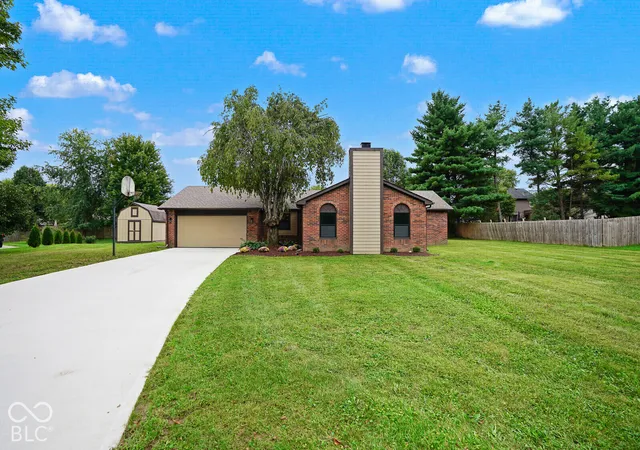 Photo 3 of Single family home for sale at 11331 Bloomfield Ct, Indianapolis, IN 46259 | MLS# 22127898 | Listing updated on 2026-09-27