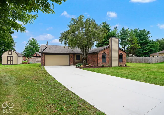 Photo 4 of Single family home for sale at 11331 Bloomfield Ct, Indianapolis, IN 46259 | MLS# 22127898 | Listing updated on 2026-09-27