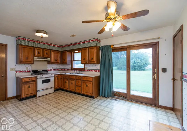 Photo 4 of Sale Pending at 296 Western Pkwy, Seymour, IN 47274 | MLS# 22127910 | Listing updated on 2026-10-05