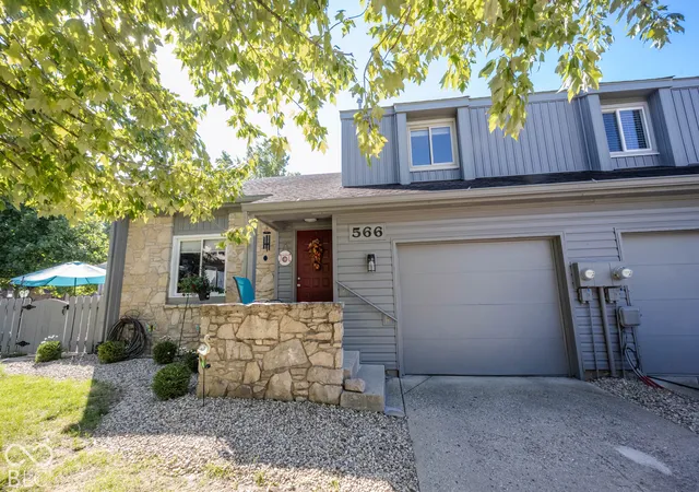 Photo 2 of Condo for sale at 566 Conner Crk Dr, Fishers, IN 46038 | MLS# 22127911 | Listing updated on 2026-10-01