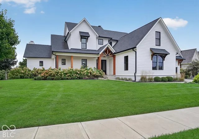 Photo 2 of Mansion for sale at 685 Old Ashbury Rd, Westfield, IN 46074 | MLS# 22127912 | Listing updated on 2026-10-01