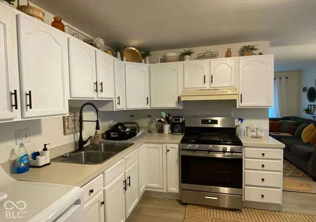 Photo 2 of Single family home for sale at 231 Gaywood Dr, Anderson, IN 46017 | MLS# 22127917 | Listing updated on 2026-09-26