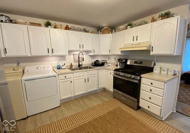 Photo 3 of Single family home for sale at 231 Gaywood Dr, Anderson, IN 46017 | MLS# 22127917 | Listing updated on 2026-09-26
