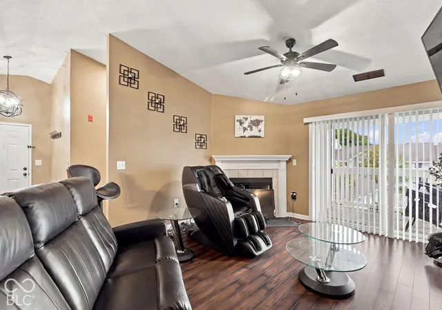 Photo 4 of Condo for sale at 6526 Jade Strm Ct #309, Indianapolis, IN 46237 | MLS# 22127923 | Listing updated on 2026-09-30