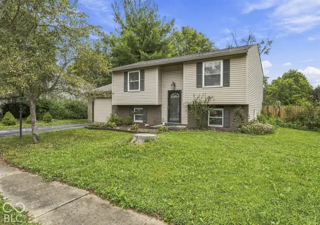 Photo 3 of Sale Pending at 201 Coronado Rd, Indianapolis, IN 46234 | MLS# 22127925 | Listing updated on 2026-10-06