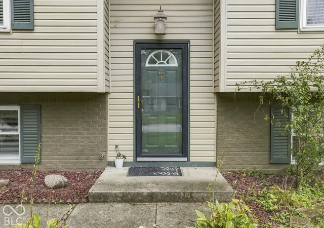 Photo 4 of Sale Pending at 201 Coronado Rd, Indianapolis, IN 46234 | MLS# 22127925 | Listing updated on 2026-10-06