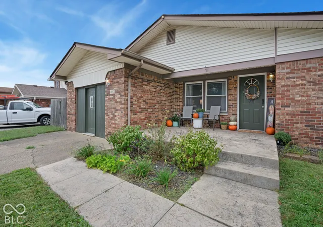 Photo 3 of Sale Pending at 4902 Candy Spots Dr, Indianapolis, IN 46237 | MLS# 22127931 | Listing updated on 2026-09-30
