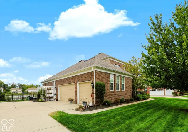 Photo 2 of Single family home for sale at 8856 Spring Violet Pl, Zionsville, IN 46077 | MLS# 22127934 | Listing updated on 2026-10-06