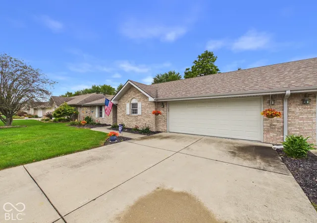 Photo 2 of Condo for sale at 2311 Ivy Dr, Anderson, IN 46011 | MLS# 22127939 | Listing updated on 2026-09-25