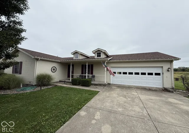 Photo 2 of Sale Pending at 3433 Charlton Dr, Anderson, IN 46012 | MLS# 22127944 | Listing updated on 2026-09-24