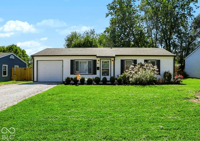 Photo 1 of Sale Pending at 41 North Dr, Mooresville, IN 46158 | MLS# 22127949 | Listing updated on 2026-10-02