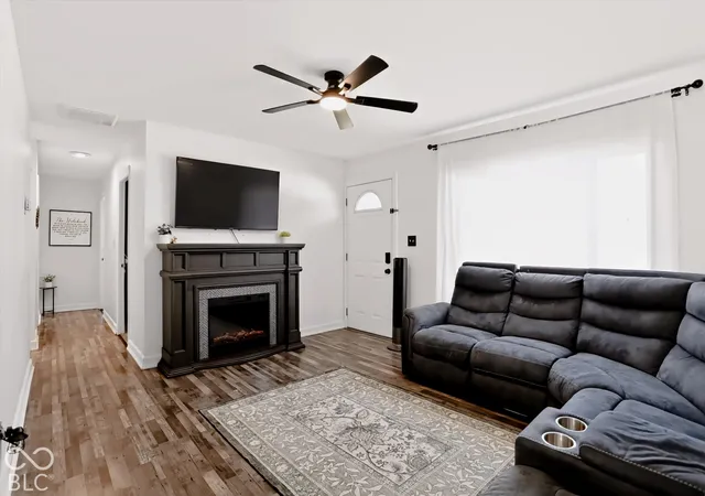 Photo 4 of Sale Pending at 41 North Dr, Mooresville, IN 46158 | MLS# 22127949 | Listing updated on 2026-10-02