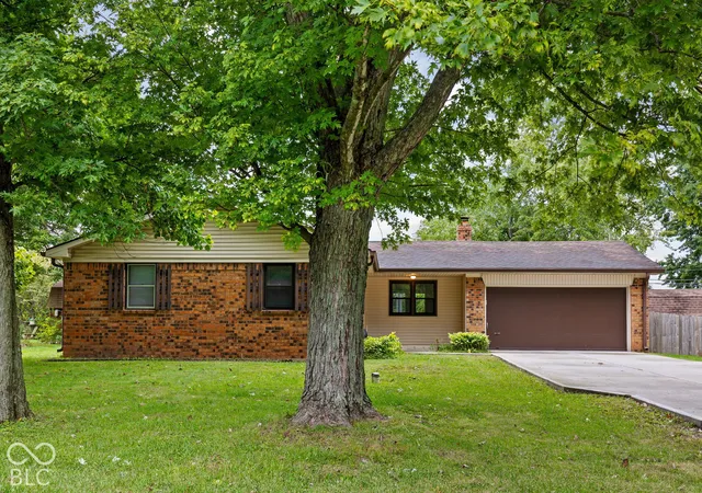 Photo 1 of Single family home for sale at 1648 N Avon Ave, Avon, IN 46123 | MLS# 22127951 | Listing updated on 2026-09-24