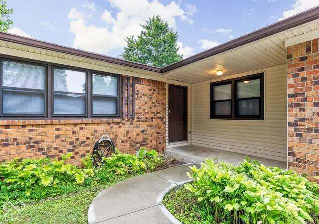 Photo 3 of Single family home for sale at 1648 N Avon Ave, Avon, IN 46123 | MLS# 22127951 | Listing updated on 2026-09-24