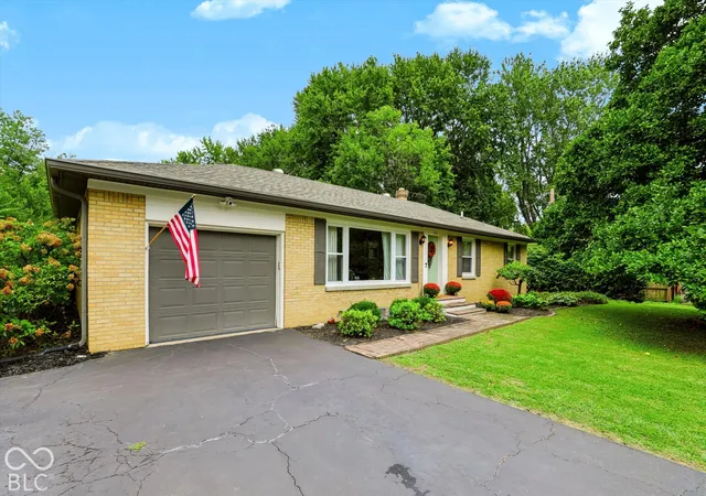 Photo 1 of Single family home for sale at 1040 Tulip Dr, Indianapolis, IN 46227 | MLS# 22127953 | Listing updated on 2026-10-07