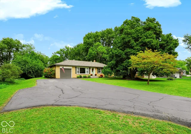 Photo 2 of Single family home for sale at 1040 Tulip Dr, Indianapolis, IN 46227 | MLS# 22127953 | Listing updated on 2026-10-07