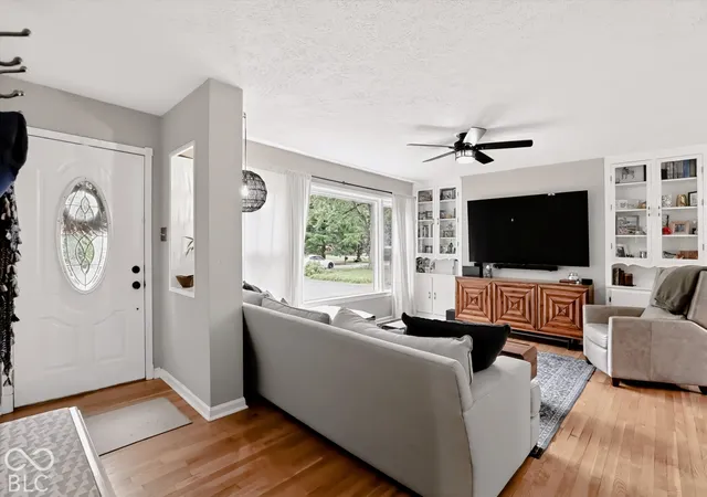 Photo 3 of Single family home for sale at 1040 Tulip Dr, Indianapolis, IN 46227 | MLS# 22127953 | Listing updated on 2026-10-07