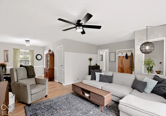 Photo 4 of Single family home for sale at 1040 Tulip Dr, Indianapolis, IN 46227 | MLS# 22127953 | Listing updated on 2026-10-07