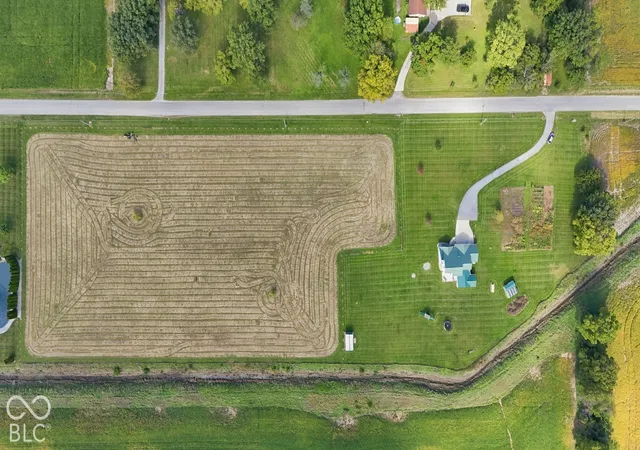Photo 3 of Sale Pending at 9009 Hamilton Rd, Yoder, IN 46798 | MLS# 22127955 | Listing updated on 2026-10-03