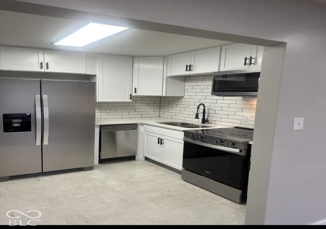 Photo 4 of Single family home for sale at 1616 Englewood Dr, Indianapolis, IN 46219 | MLS# 22127961 | Listing updated on 2026-10-14