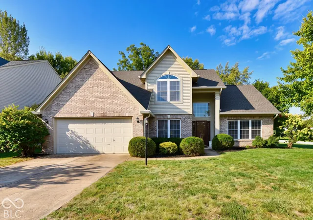 Single family home for sale at 1064 Burning Bush Dr, Greenwood, IN 46143 | MLS# 22127966