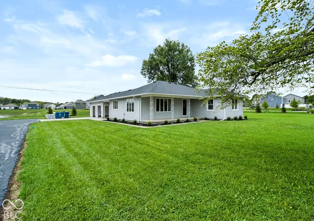 Photo 3 of Sale Pending at 24360 Hinesley Rd, Sheridan, IN 46069 | MLS# 22127976 | Listing updated on 2026-09-28