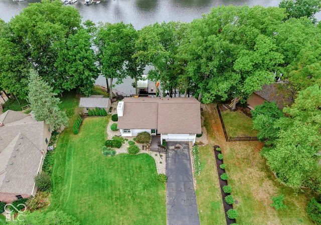 Photo 2 of Single family home for sale at 236 Coventry Way, Noblesville, IN 46062 | MLS# 22127977 | Listing updated on 2026-09-25