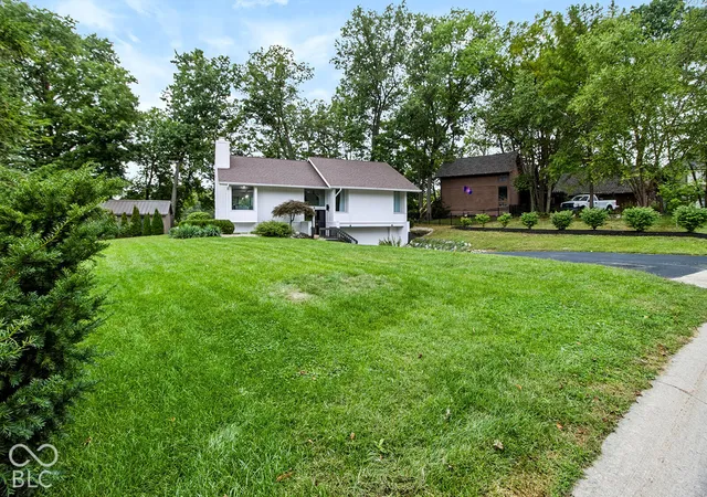 Photo 3 of Single family home for sale at 236 Coventry Way, Noblesville, IN 46062 | MLS# 22127977 | Listing updated on 2026-09-25