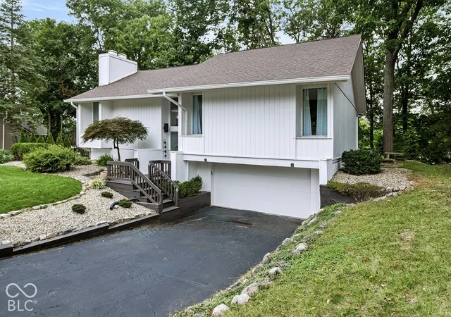 Photo 4 of Single family home for sale at 236 Coventry Way, Noblesville, IN 46062 | MLS# 22127977 | Listing updated on 2026-09-25