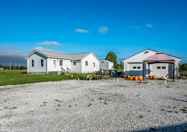 Photo 1 of Single family home for sale at 10958 Greenfield Ave, Noblesville, IN 46060 | MLS# 22127981 | Listing updated on 2026-09-25