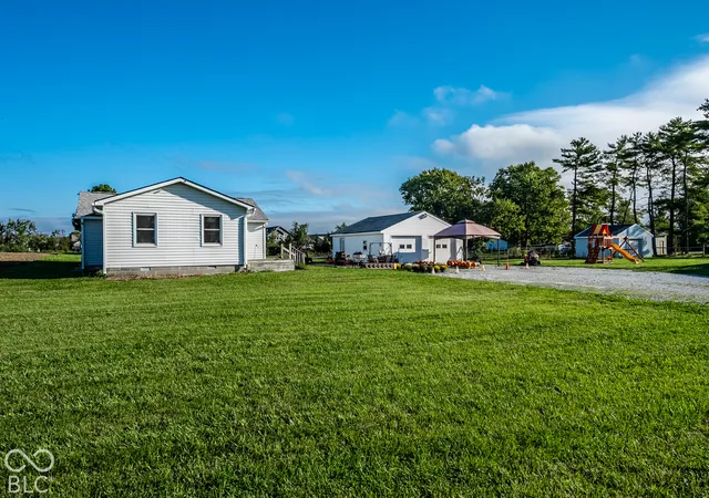 Photo 3 of Single family home for sale at 10958 Greenfield Ave, Noblesville, IN 46060 | MLS# 22127981 | Listing updated on 2026-09-25