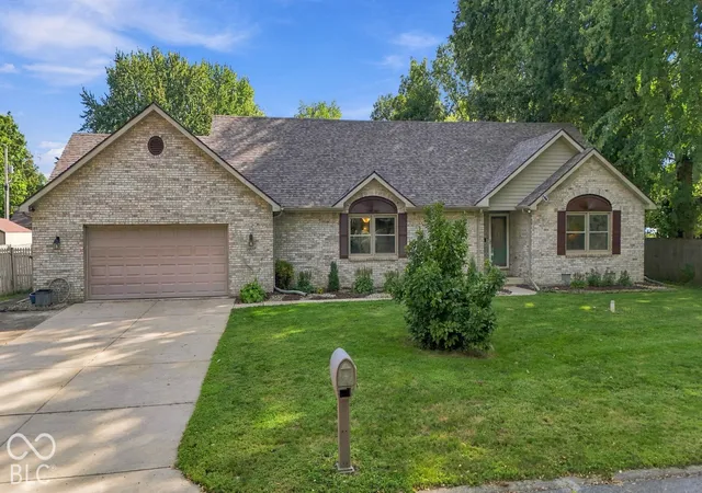Photo 4 of Single family home for sale at 5507 Emerson Way, Anderson, IN 46017 | MLS# 22127984 | Listing updated on 2026-09-25