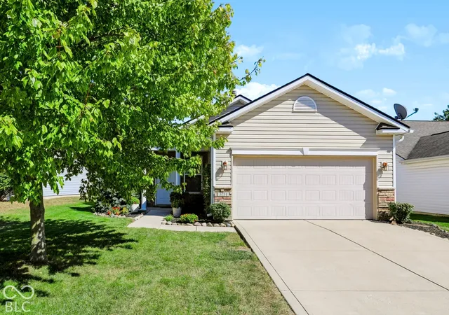 Photo 2 of Sale Pending at 3731 White Cliff Way, Whitestown, IN 46075 | MLS# 22127990 | Listing updated on 2026-10-06
