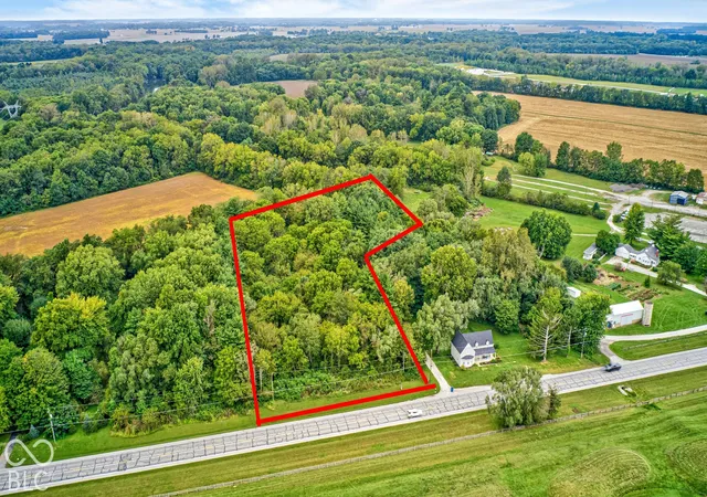 Photo 2 of Sale Pending at 22121 State Rd 37 N, Noblesville, IN 46060 | MLS# 22127991 | Listing updated on 2026-10-01