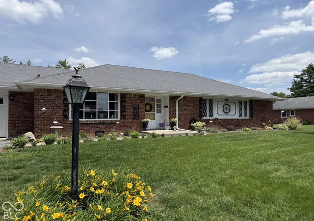 Photo 2 of Sale Pending at 960 Broadway N Dr, Plainfield, IN 46168 | MLS# 22127992 | Listing updated on 2026-09-26