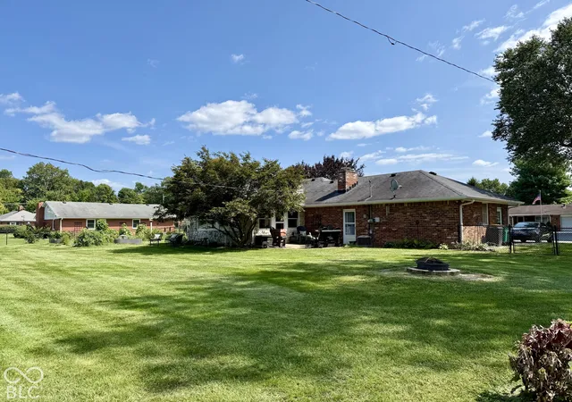 Photo 3 of Sale Pending at 960 Broadway N Dr, Plainfield, IN 46168 | MLS# 22127992 | Listing updated on 2026-09-26